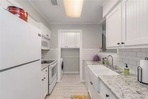 2100 Windsor Drive 25, Bryan, TX 77802 photo 8