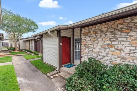 2100 Windsor Drive 25, Bryan, TX 77802 photo 1