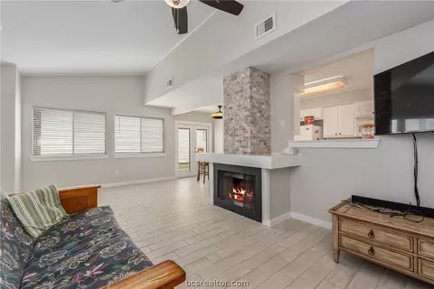 2100 Windsor Drive 25, Bryan, TX 77802 photo 5