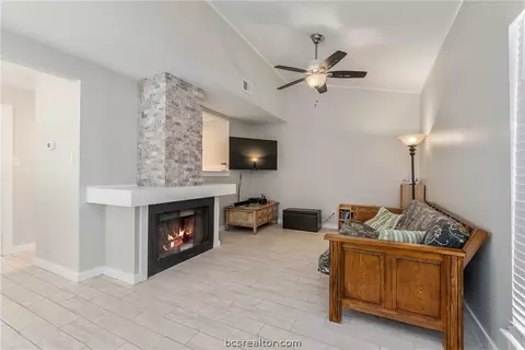 2100 Windsor Drive 25, Bryan, TX 77802 photo 4