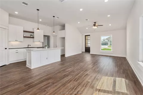 148 Rustic Trce, Snook, TX 77878 photo 5