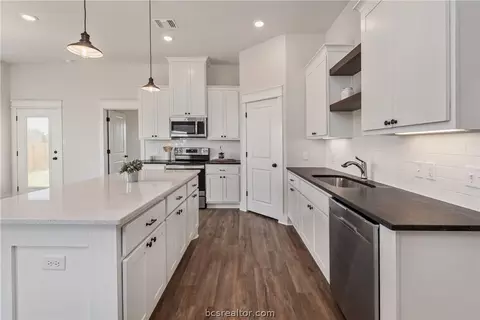148 Rustic Trce, Snook, TX 77878 photo 9