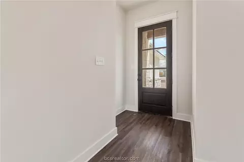 148 Rustic Trce, Snook, TX 77878 photo 4
