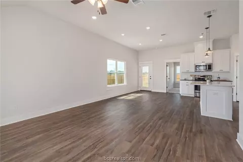 148 Rustic Trce, Snook, TX 77878 photo 6