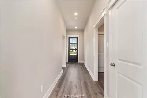 149 Rustic Trce, Snook, TX 77878 photo 4