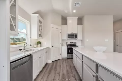 149 Rustic Trce, Snook, TX 77878 photo 9
