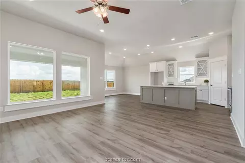 149 Rustic Trce, Snook, TX 77878 photo 7