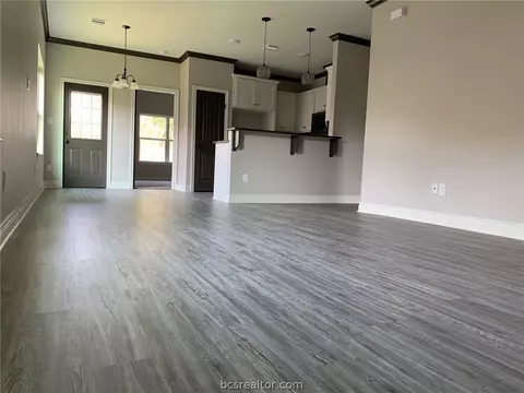 1013 Bittle Ln, Bryan, TX 77803 photo 4