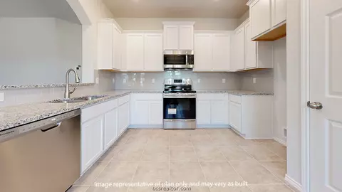 1940 Cartwright St, Bryan, TX 77807 photo 9