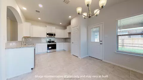 1940 Cartwright St, Bryan, TX 77807 photo 8