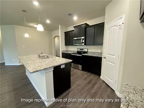 1932 Cartwright St, Bryan, TX 77807 photo 8