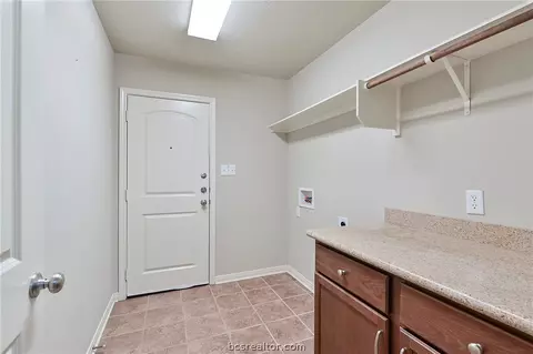 2004 Spring Leaf Ct, Bryan, TX 77807 photo 13