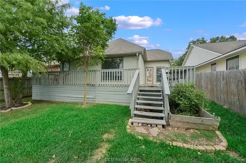 2004 Spring Leaf Ct, Bryan, TX 77807 photo 18