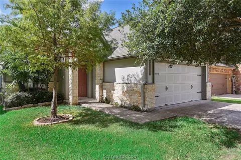 2004 Spring Leaf Ct, Bryan, TX 77807 photo 1