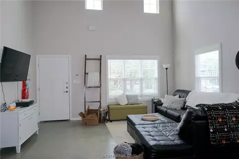 211 Tee, Bryan, TX 77801 photo 4