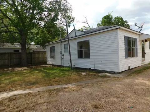 1119 E 23rd St, Bryan, TX 77803 photo 2