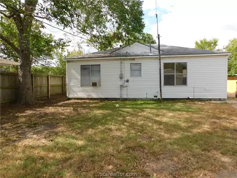 1119 E 23rd St, Bryan, TX 77803 photo 3
