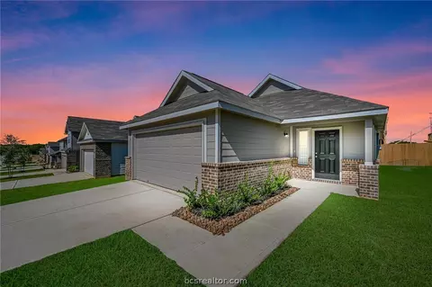 991 Crossing Dr, Bryan, TX 77803 photo 1