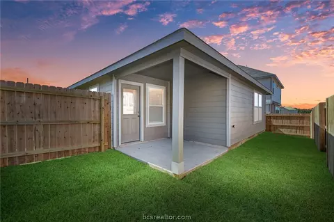 991 Crossing Dr, Bryan, TX 77803 photo 17