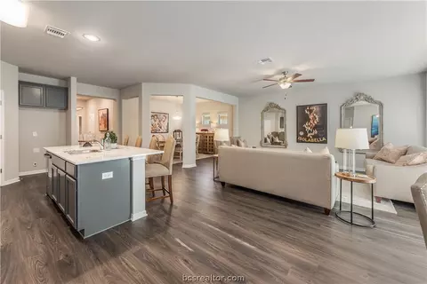 2011 Brisbane Way, Bryan, TX 77807 photo 9