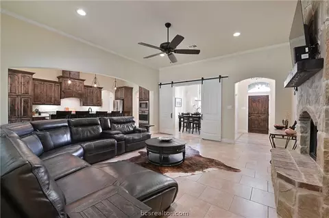 3016 Embers Loop, Bryan, TX 77808 photo 6