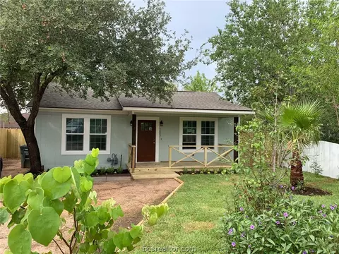 2002 Echols St, Bryan, TX 77801 photo 2