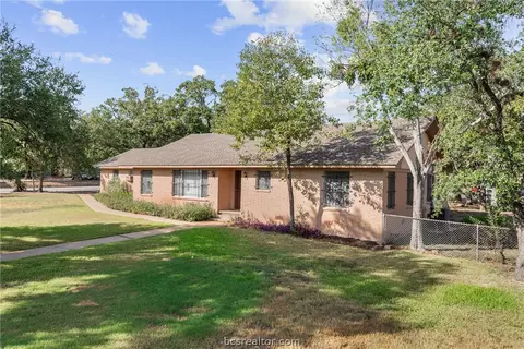 3200 Kent St, Bryan, TX 77802 photo 2