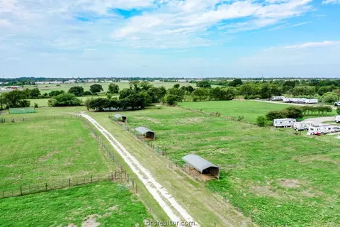 479 Marino Rd, Bryan, TX 77808 photo 2
