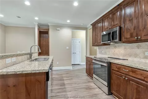 2007 Reagan Ct, Bryan, TX 77802 photo 6