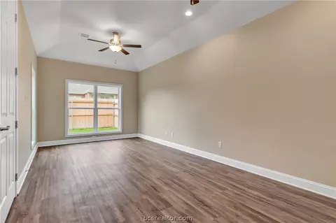 2007 Reagan Ct, Bryan, TX 77802 photo 17