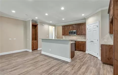 2007 Reagan Ct, Bryan, TX 77802 photo 4