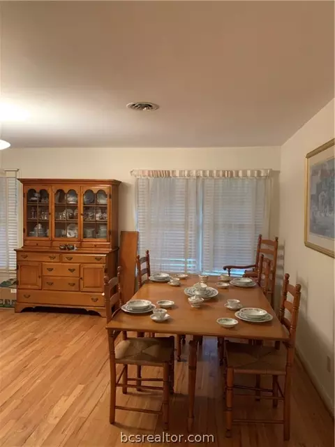 315 Tee Dr, Bryan, TX 77801 photo 6