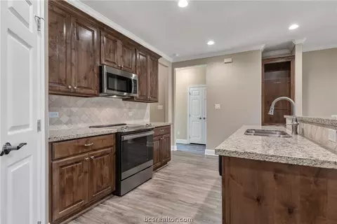 2005 Reagan Ct, Bryan, TX 77802 photo 5