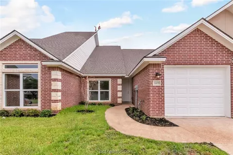 2005 Reagan Ct, Bryan, TX 77802 photo 2