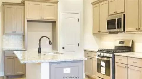 910 Northcrest, Bryan, TX 77801 photo 12