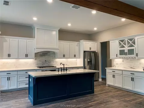 910 Northcrest, Bryan, TX 77801 photo 10