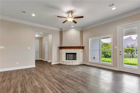 2001 Reagan Ct, Bryan, TX 77802 photo 7