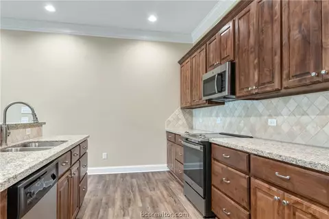 2001 Reagan Ct, Bryan, TX 77802 photo 9