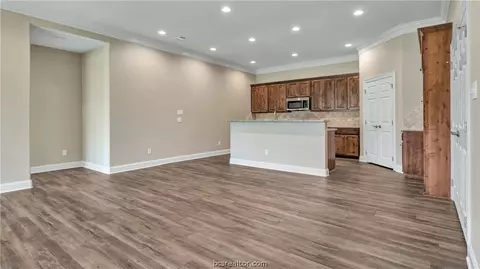 2001 Reagan Ct, Bryan, TX 77802 photo 4