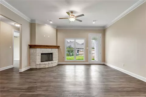 2001 Reagan Ct, Bryan, TX 77802 photo 5