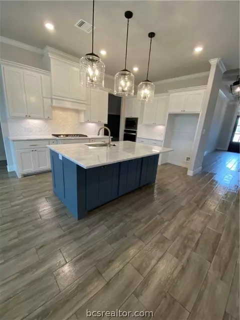 5115 Maroon Creek Dr, Bryan, TX 77802 photo 3