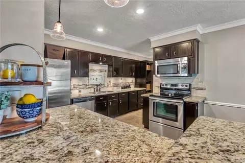 4516 Kingsdale Dr, Bryan, TX 77802 photo 8