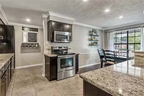 4516 Kingsdale Dr, Bryan, TX 77802 photo 9