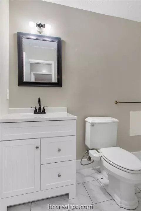 2706 Echo Glen Cir, Bryan, TX 77803 photo 12
