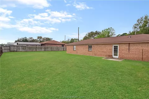 2706 Echo Glen Cir, Bryan, TX 77803 photo 2