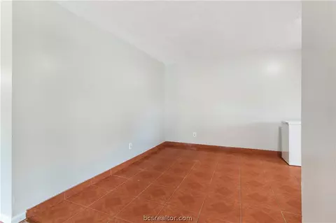 2706 Echo Glen Cir, Bryan, TX 77803 photo 11