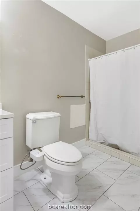 2706 Echo Glen Cir, Bryan, TX 77803 photo 13