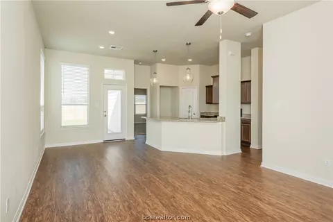 2007 Kathryn Dr, Bryan, TX 77807 photo 17