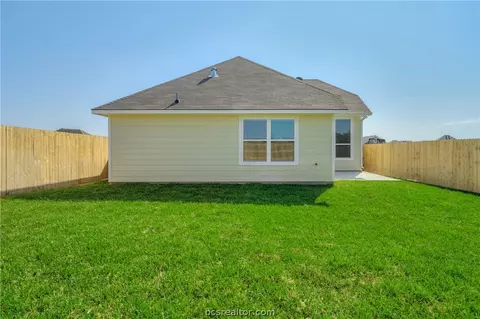 2007 Kathryn Dr, Bryan, TX 77807 photo 11