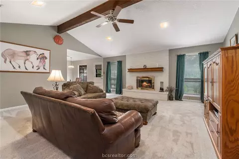 2910 Hillside Dr, Bryan, TX 77802 photo 7